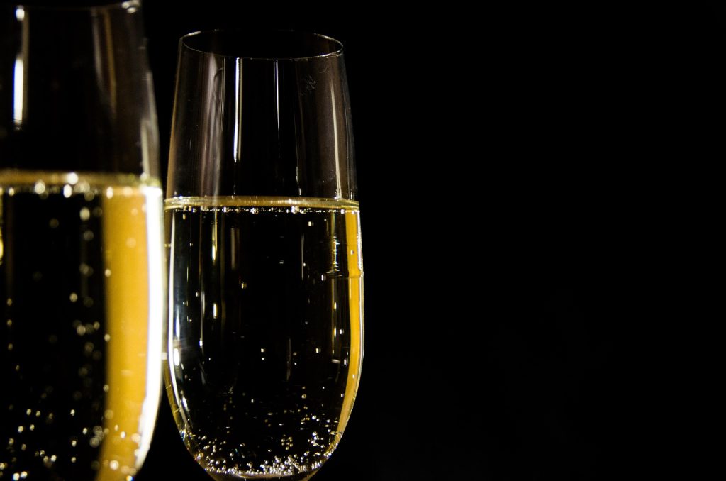 Şampanya mı Prosecco mu Farkları 2026