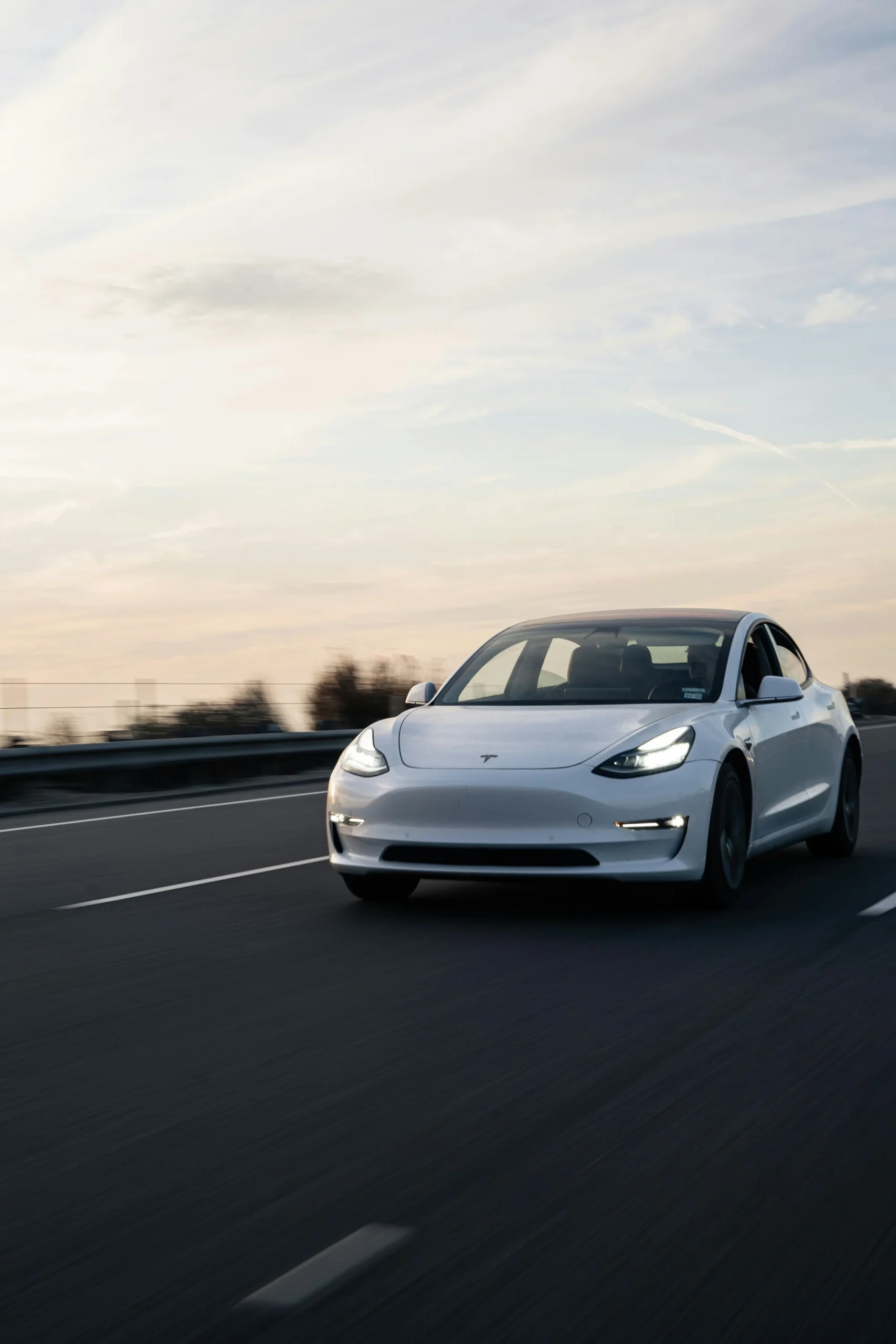 Sıfır Tesla Araba Fiyatları ve Avantajları