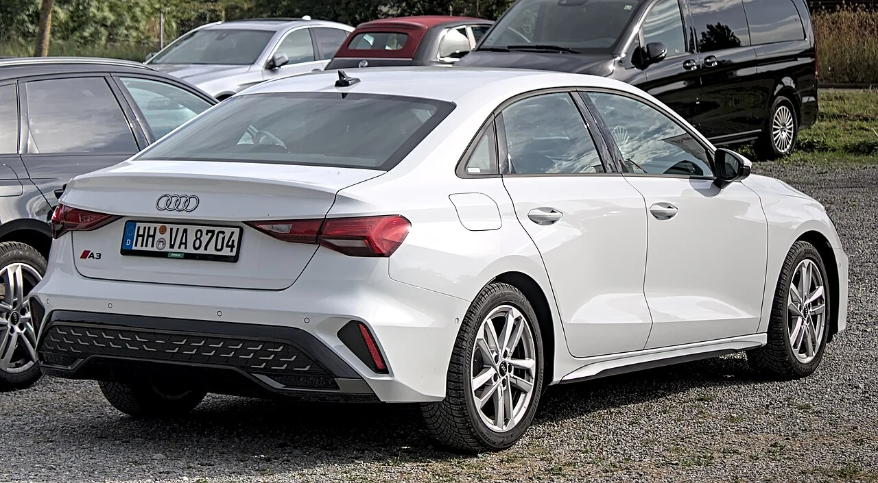 Yeni Audi A3 Sedan ve Sportback Arka Tasarım ve Detay Çizgileri