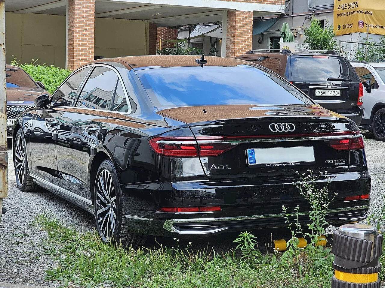 Yeni Audi A8 L Arka Tasarım ve Bagaj Hacmi