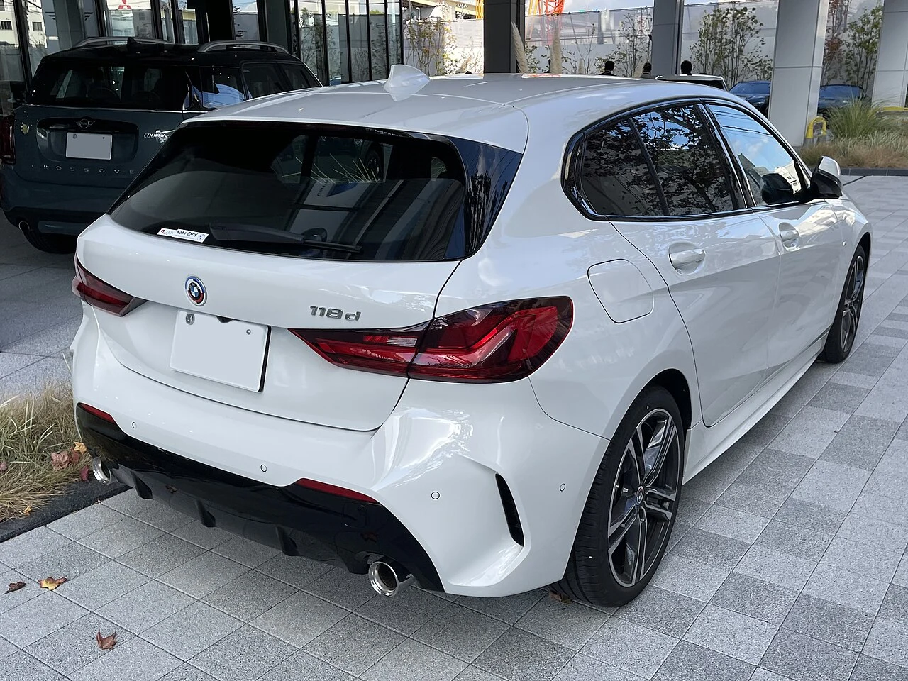Yeni BMW 1 Serisi ve 2 Gran Coupe Arka Tasarım ve Detay Çizgileri