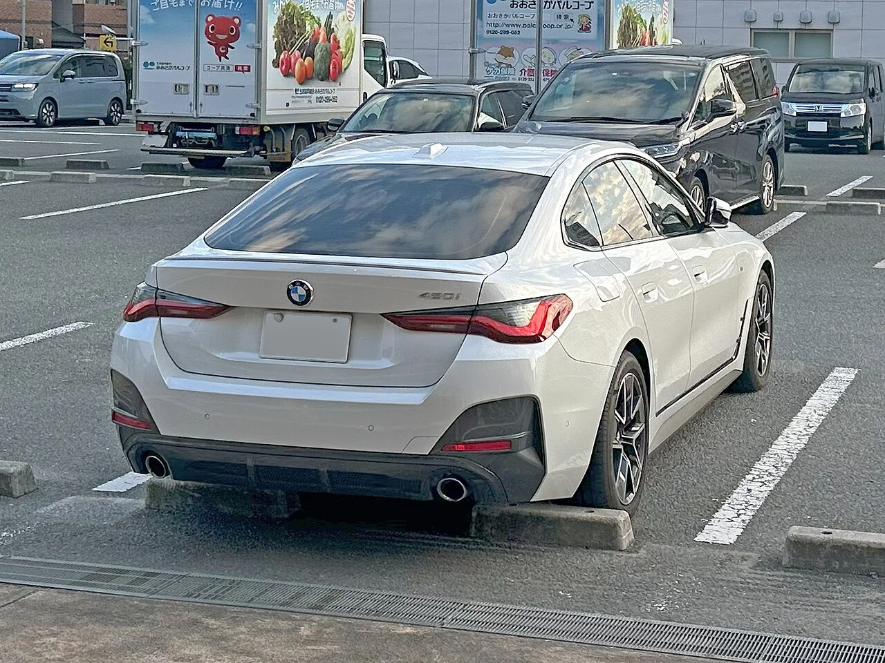 Yeni BMW 4 Serisi Gran Coupé & Coupé Arka Tasarım ve Egzoz Detayları
