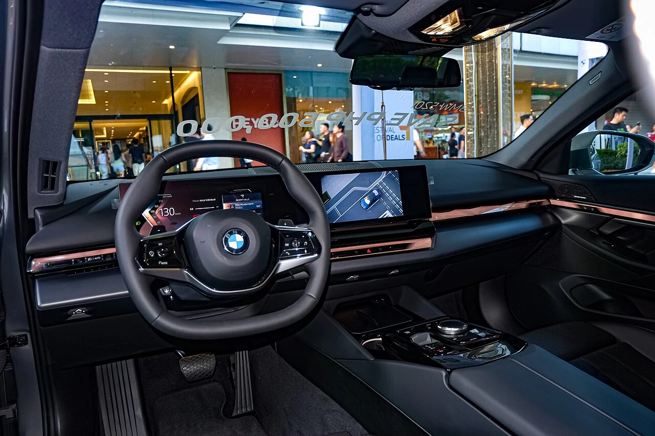 Yeni BMW 5 Serisi Sedan İç Mekan ve Kokpit Teknolojisi