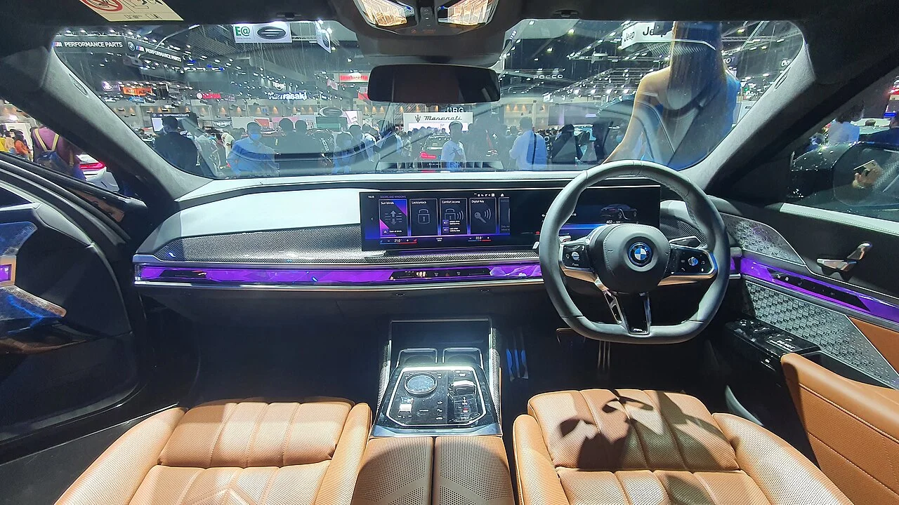 Yeni BMW 7 Serisi & i7 İç Mekan ve Birinci Sınıf Makam Konforu