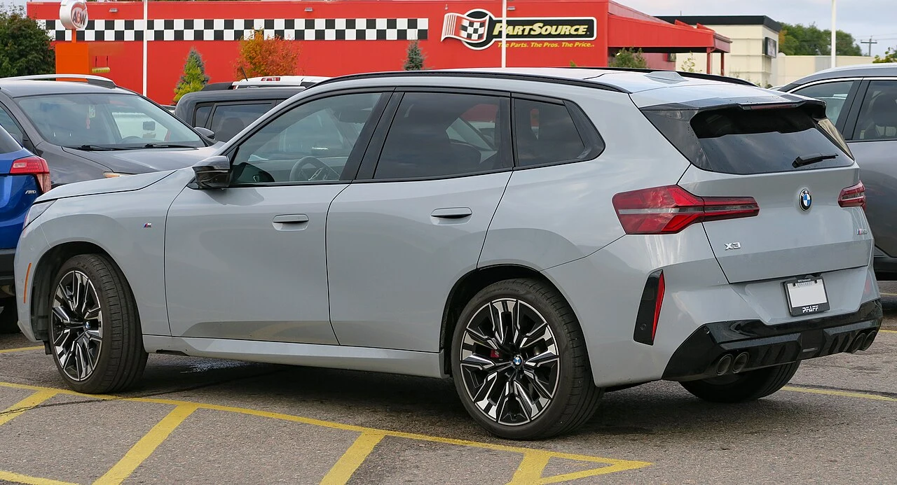 Yeni BMW X3 Arka Tasarım ve Bagaj Detayı