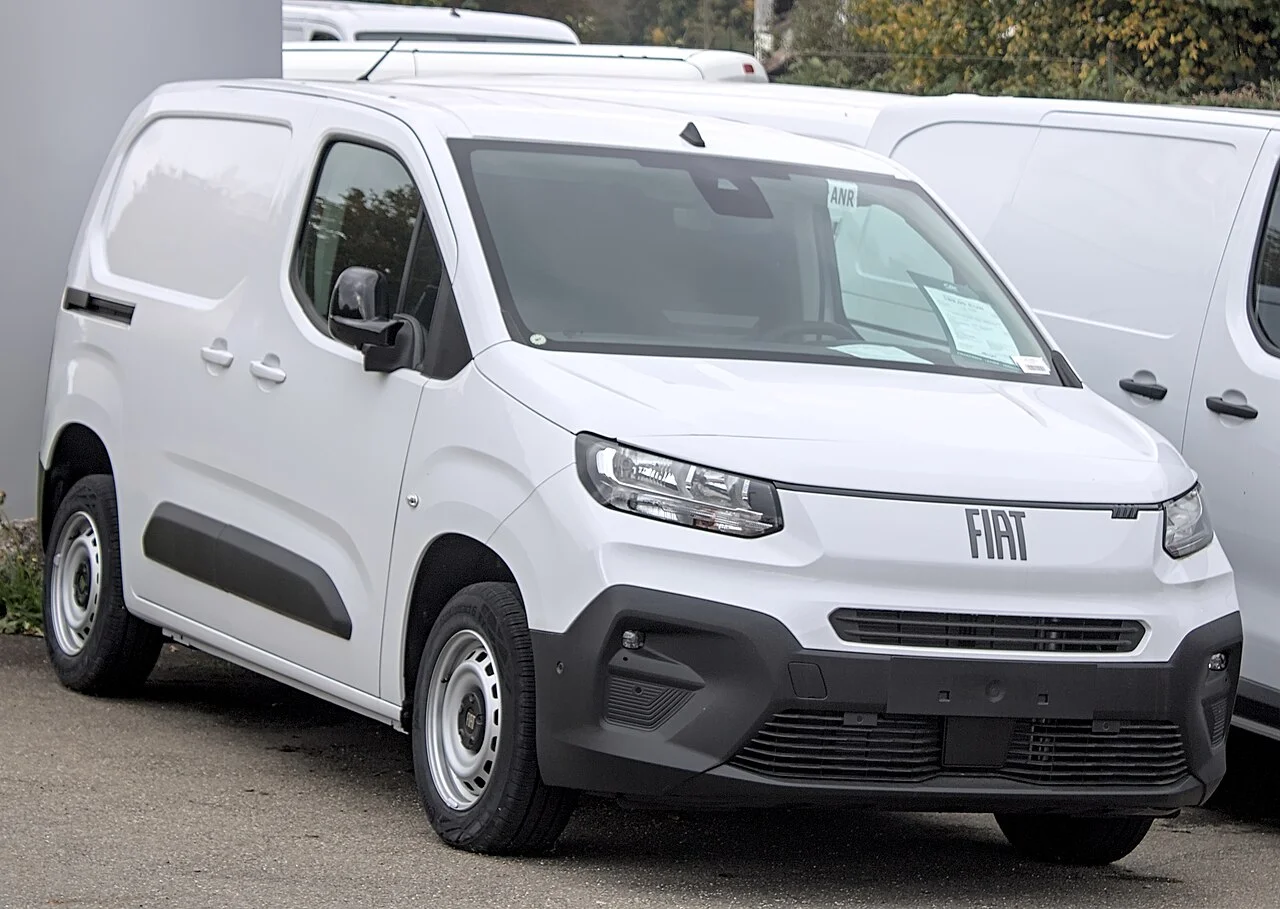 Yeni Fiat Doblo Combi Arka Tasarım ve Bagaj Yükleme Alanı