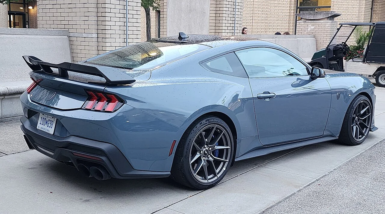 Yeni Ford Mustang S650 Dark Horse & GT Arka Tasarım ve Egzoz Detayları