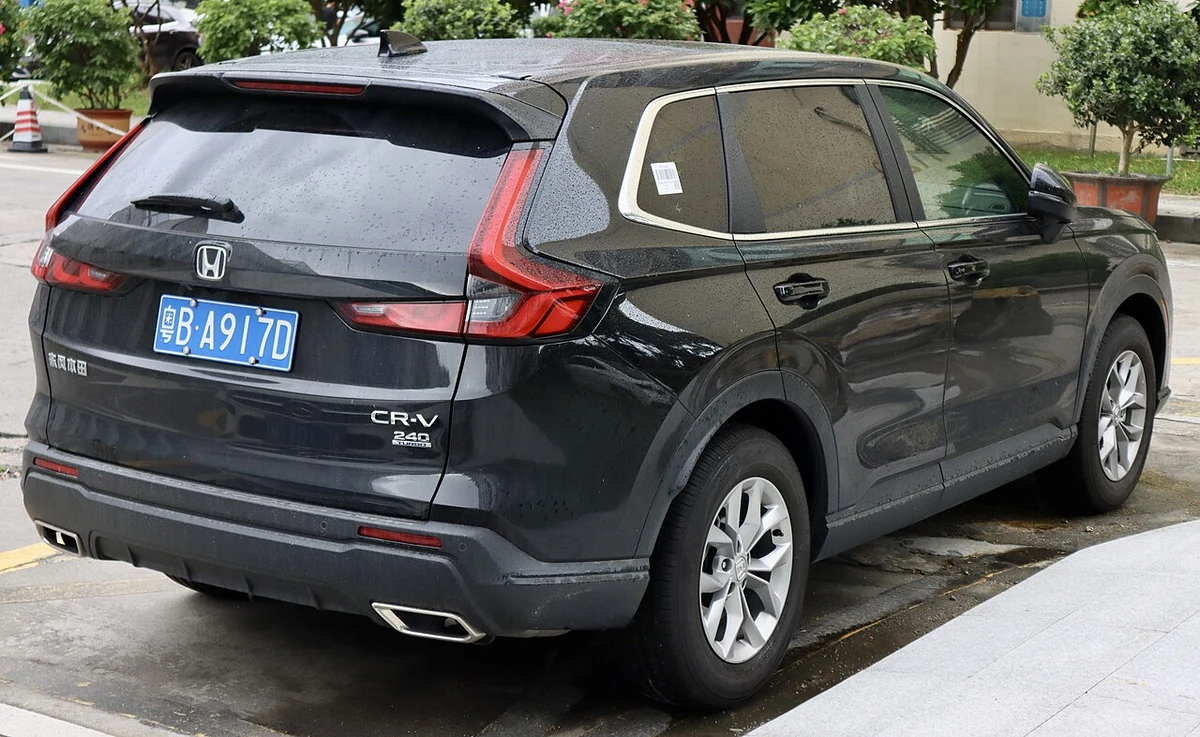 Yeni Honda CR-V e:HEV Arka Tasarım ve Detay Çizgileri