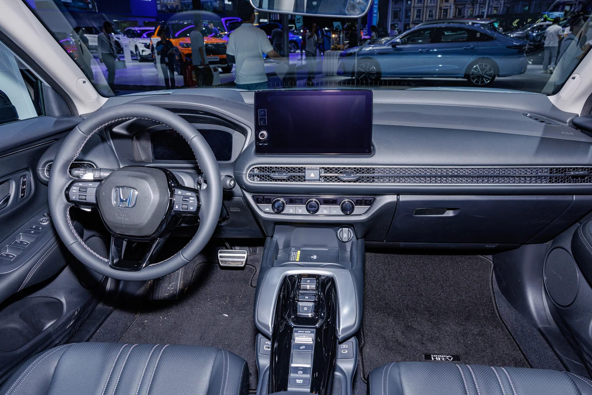Honda HR-V e:HEV İç Mekan ve Kokpit Mimarisi