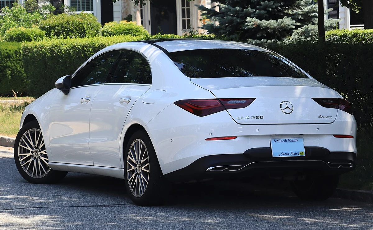 Mercedes-Benz A-Serisi ve CLA Arka Tasarım ve Detay Çizgileri