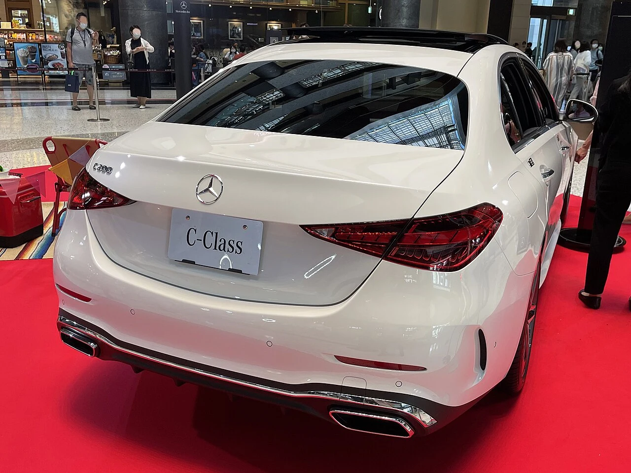 Mercedes-Benz C-Serisi Arka Tasarım ve Bagaj Detayı