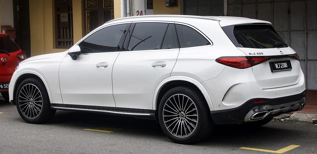 Yeni Mercedes-Benz GLC Arka Tasarım ve Bagaj Detayı