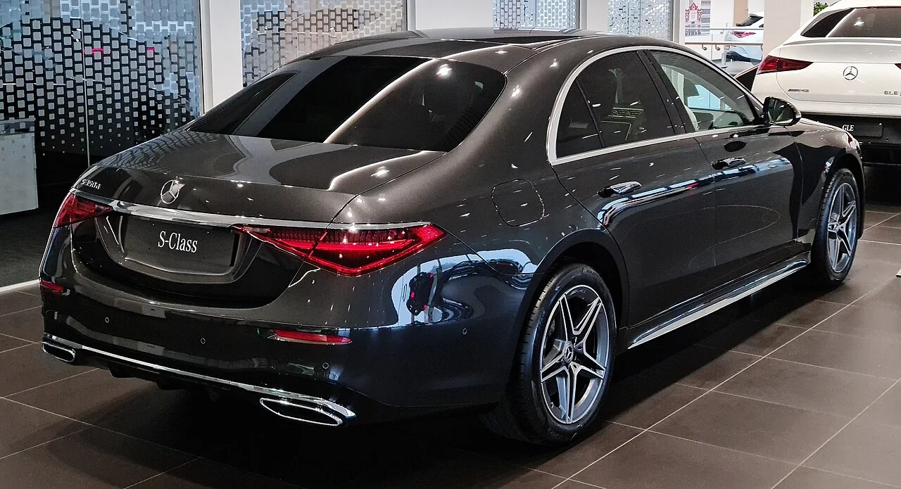 Yeni Mercedes-Benz S-Serisi Arka Tasarım ve Bagaj Hacmi