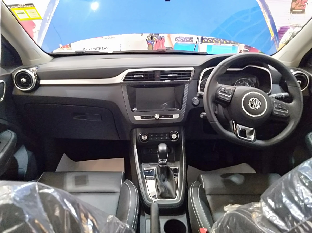MG ZS İç Mekan ve Kokpit Mimarisi