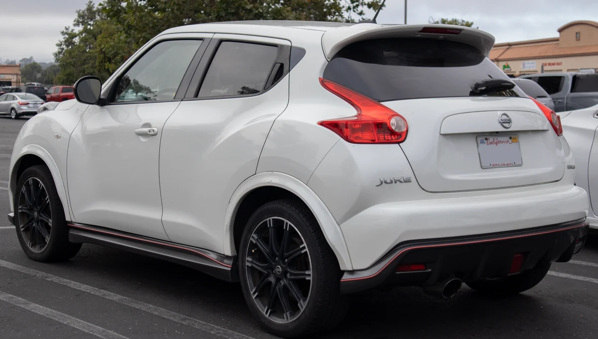 Nissan Juke Arka Tasarım ve Detay Çizgileri