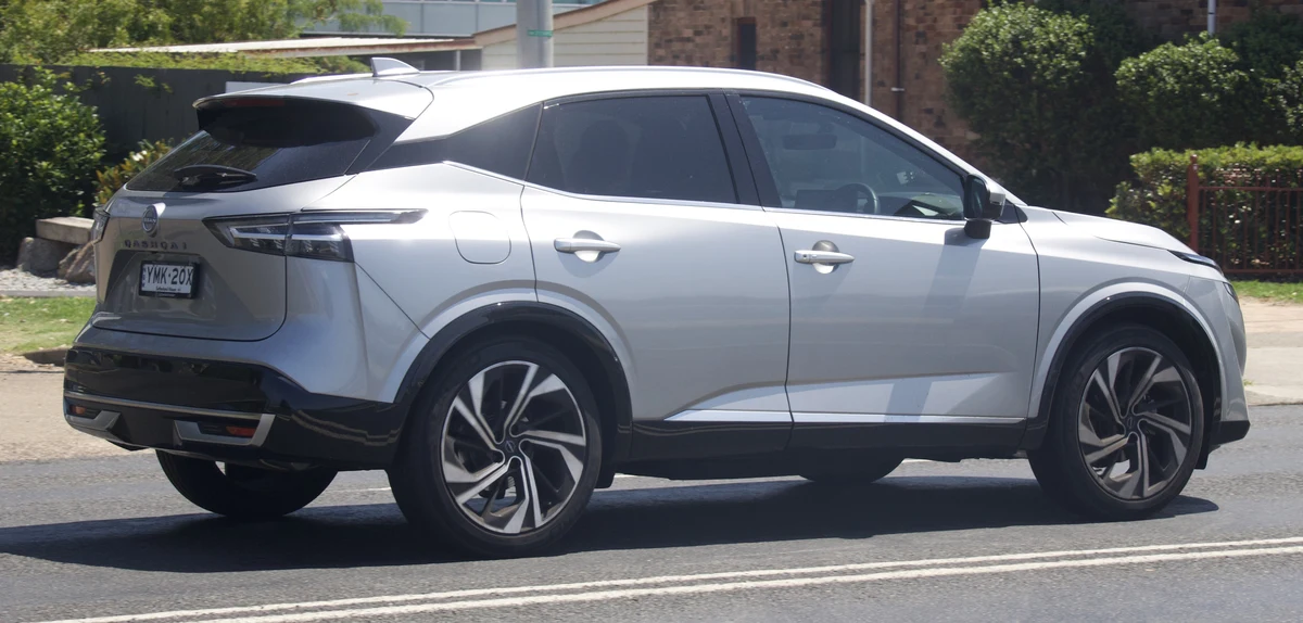 Nissan Qashqai Arka Tasarım ve Detay Çizgileri