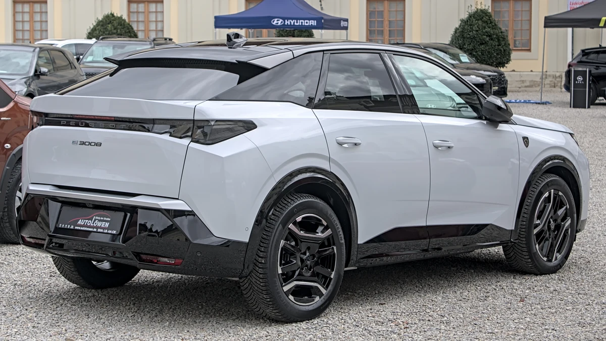 Yeni Nesil Peugeot 3008 Fastback Arka Tasarım ve Detay Çizgileri