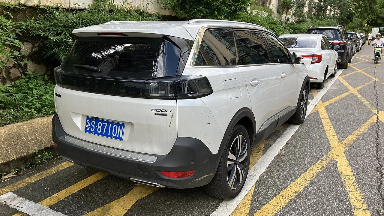 Yeni Peugeot 5008 Arka Tasarım ve Bagaj Detayı