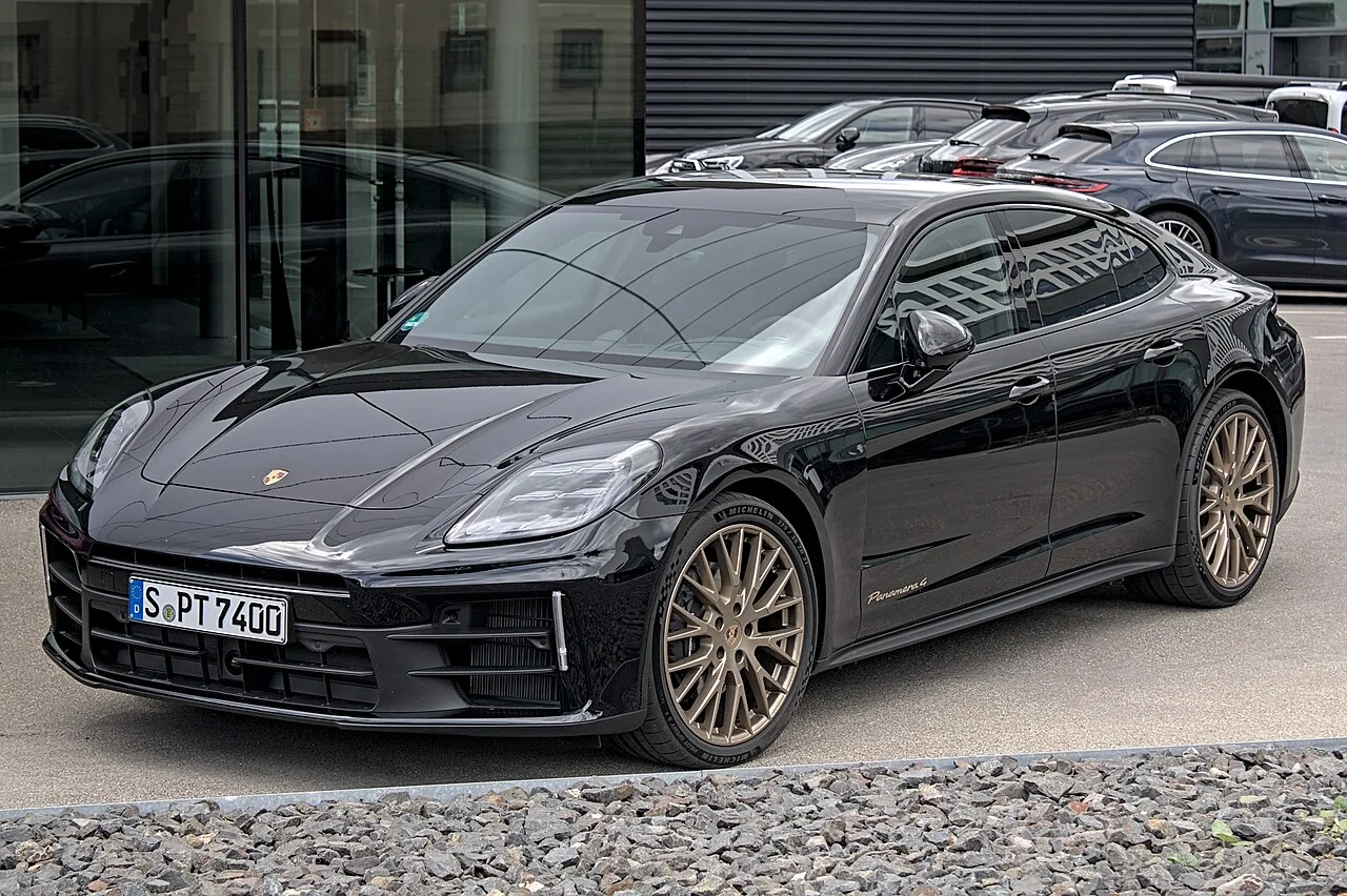 Yeni Porsche Panamera Arka Tasarım ve Bagaj Hacmi