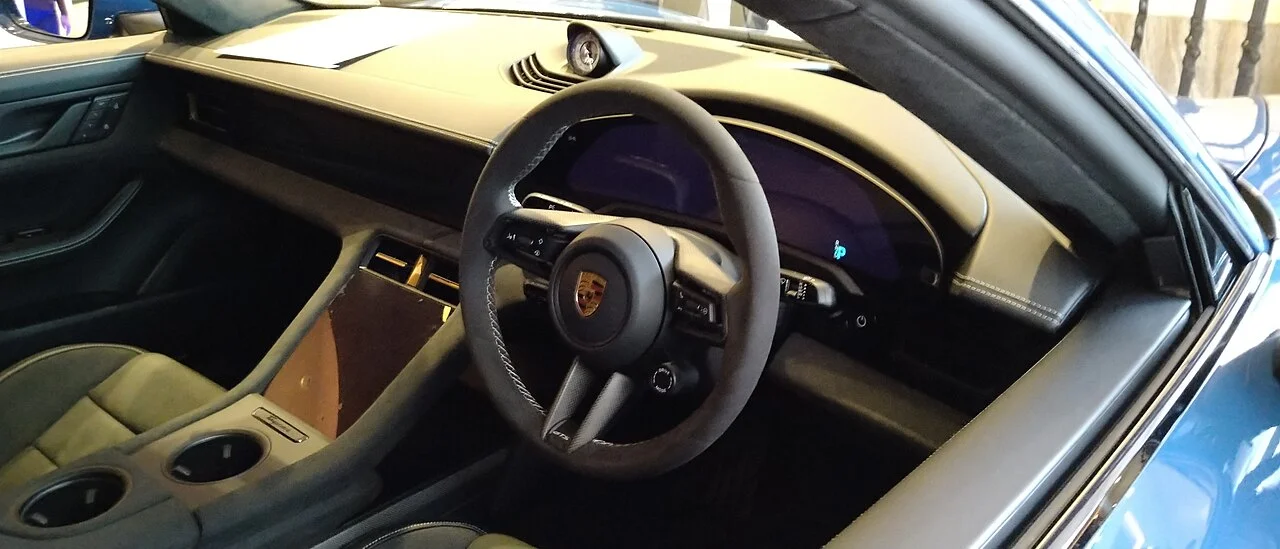 Yeni Porsche Taycan İç Mekan ve Birinci Sınıf Makam Konforu