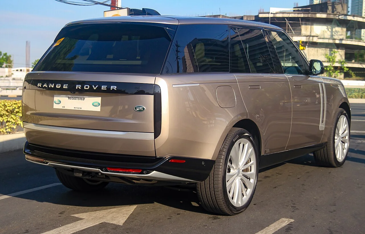 Yeni Range Rover Arka Tasarım ve Bagaj Hacmi
