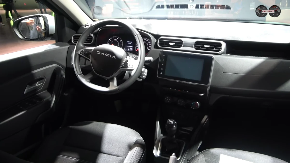 Yeni Dacia / Renault Duster İç Mekan ve Kokpit Mimarisi