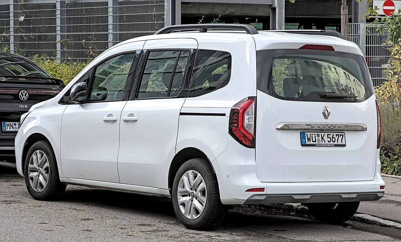 Yeni Renault Kangoo Arka Tasarım ve Bagaj Yükleme Alanı