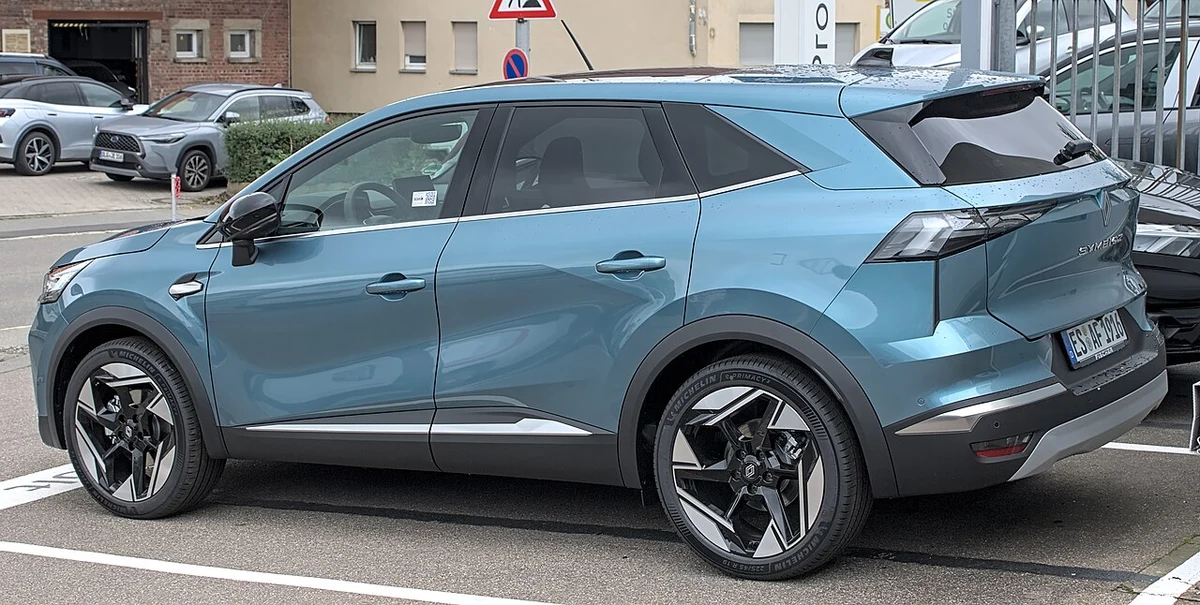 Yeni Renault Symbioz Arka Tasarım ve Detay Çizgileri