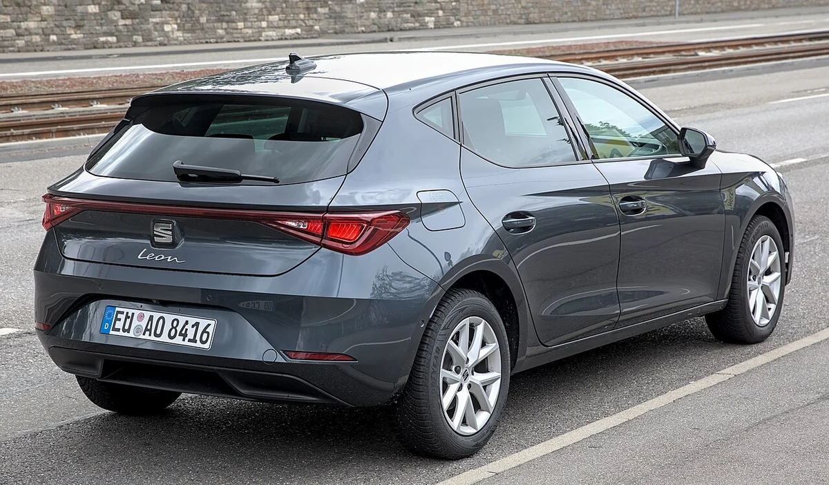 SEAT Leon Arka Tasarım ve Detay Çizgileri