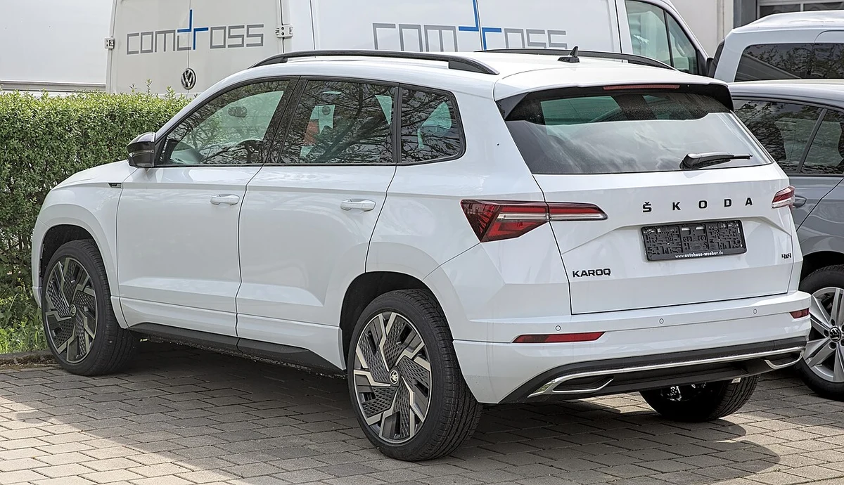 Škoda Karoq Arka Tasarım ve Detay Çizgileri