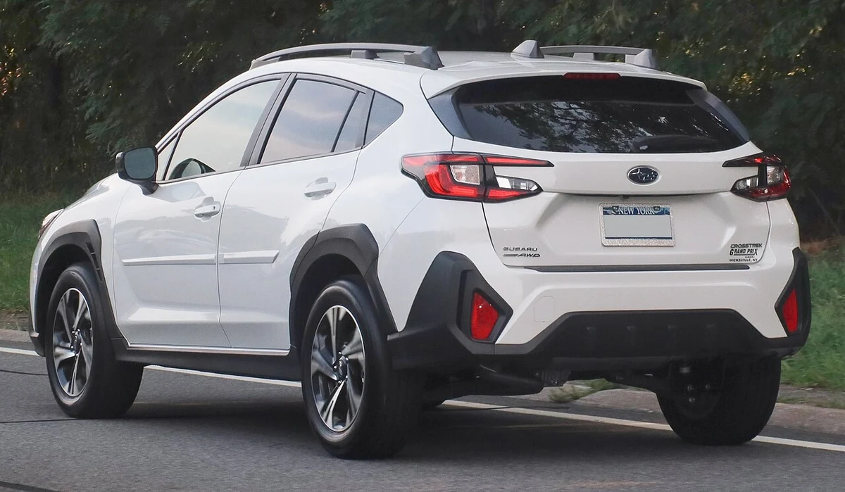 Subaru Crosstrek e-Boxer Arka Tasarım ve Detay Çizgileri