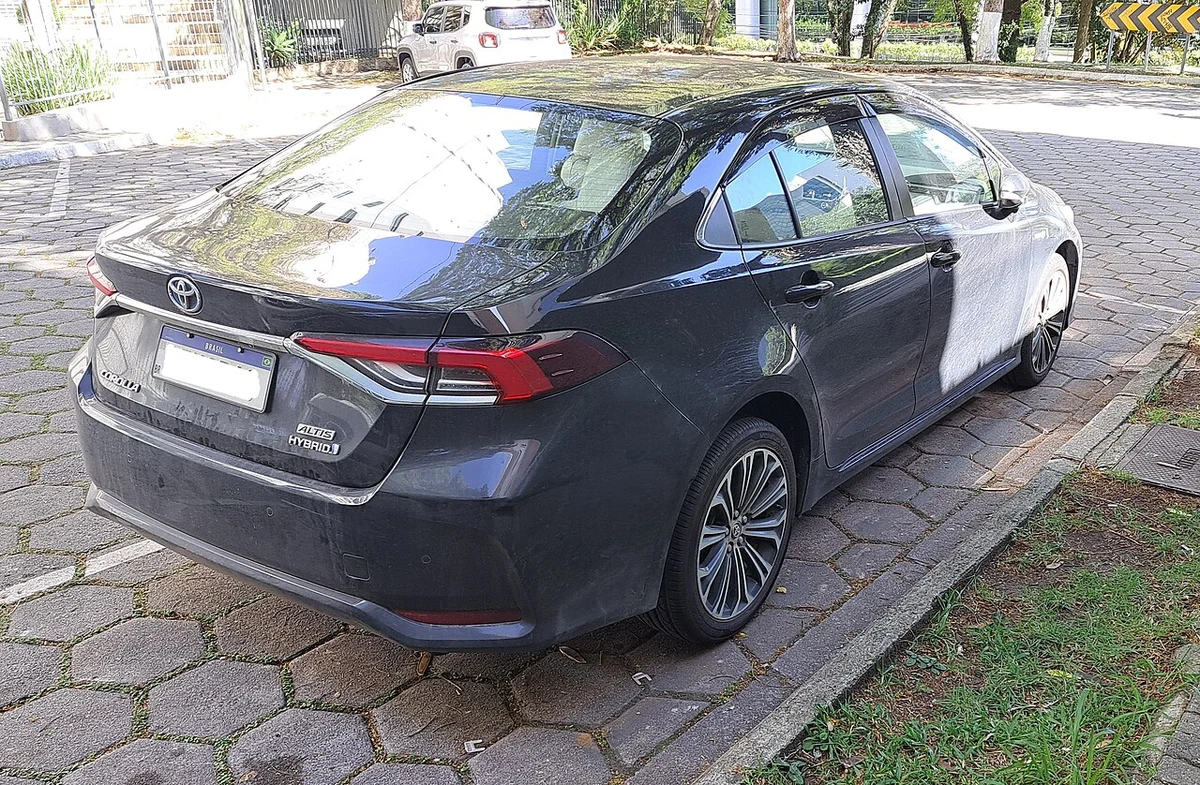 Toyota Corolla Sedan Arka Tasarım ve Detay Çizgileri