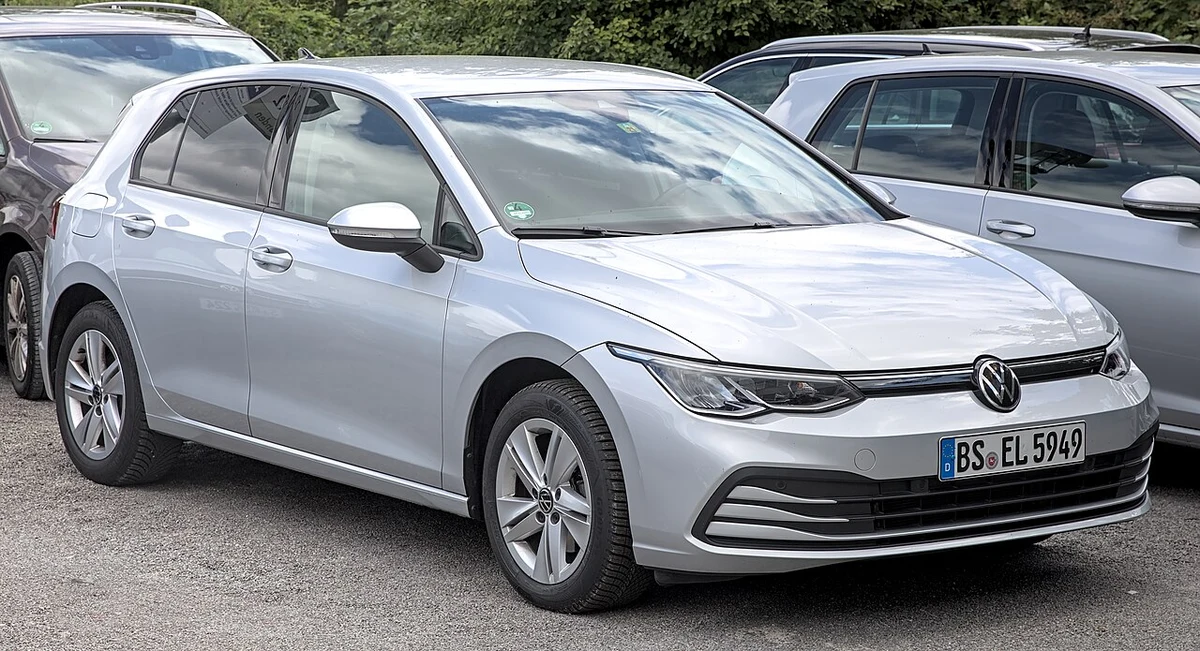 Yeni Volkswagen Golf Arka Tasarım ve Detay Çizgileri