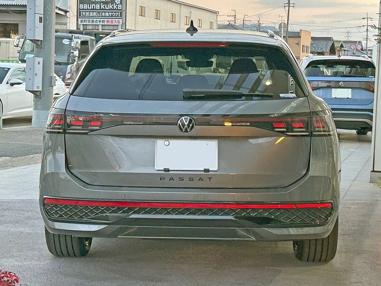 Yeni Volkswagen Passat Variant Arka Tasarım ve Bagaj Detayı