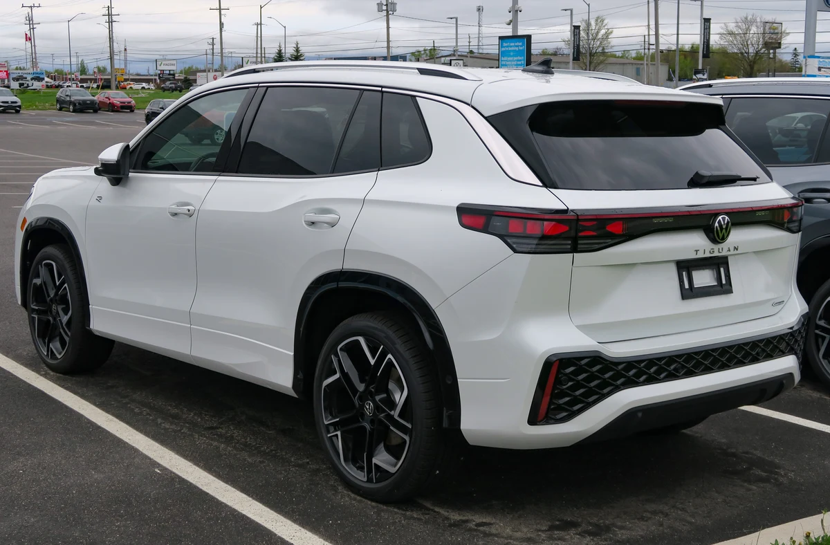 Yeni Volkswagen Tiguan Arka Tasarım ve Detay Çizgileri